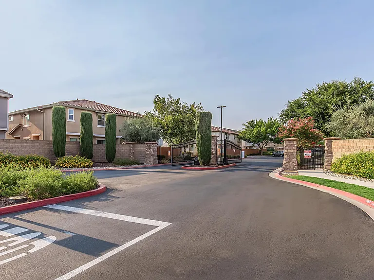 Parador Townhomes — Photo 26