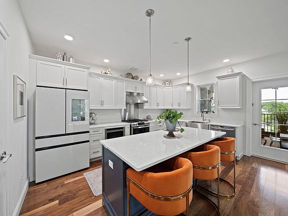 4th image of 60 Coppersmith Way #402