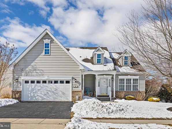 18 Devalinder Dr, Newark, DE 19702