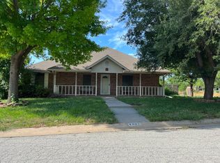2001 Laney Dr, Sanger, TX 76266