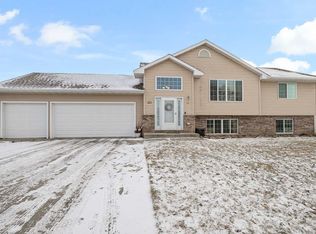 875 25th St NE, Owatonna, MN 55060