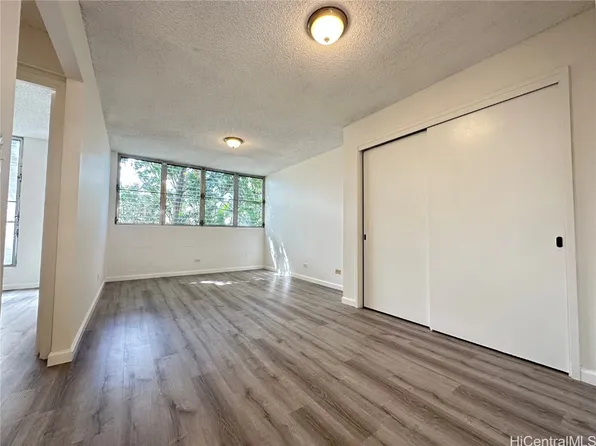 1415 Middle St APT 205, Honolulu, HI 96819