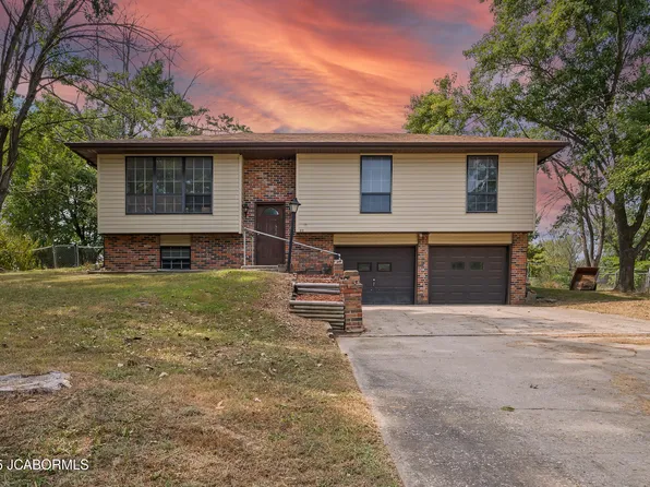 317 W Forest Ln, Jefferson City, MO 65109