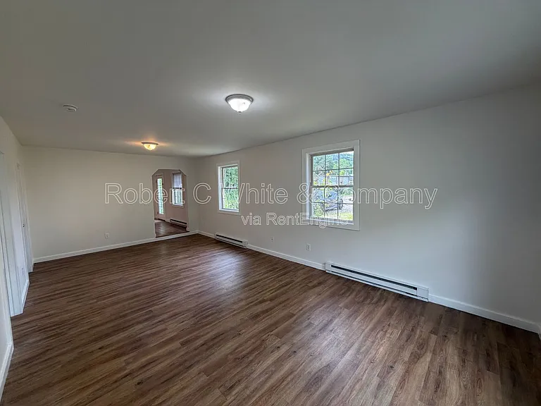 202 Main St — Photo 8