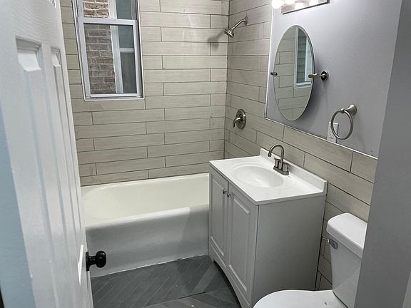 5th image of 2123 N Tripp Ave #1