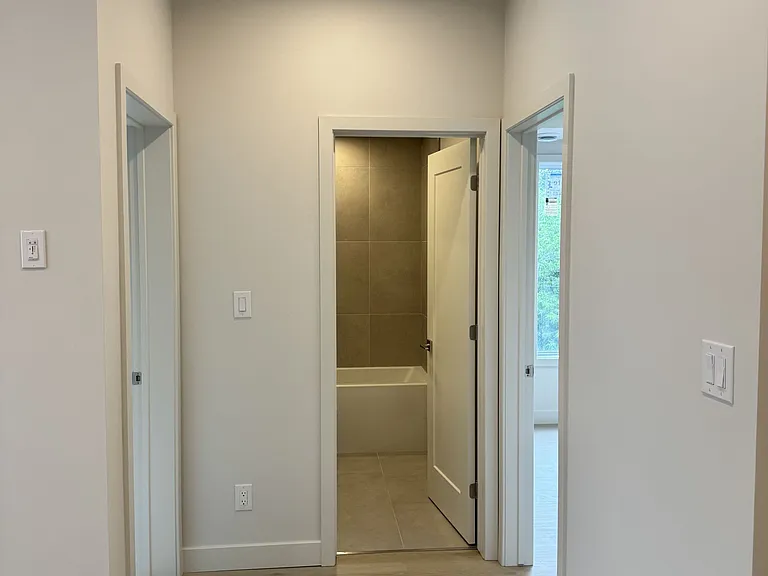 1301 Dorchester Ave #5 — Photo 6