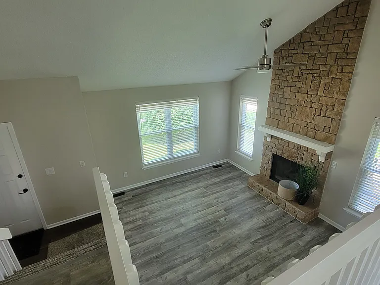 527 N Persimmon Dr — Photo 4