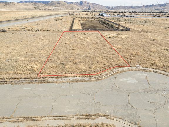 3rd image of Tehachapi Boulevard