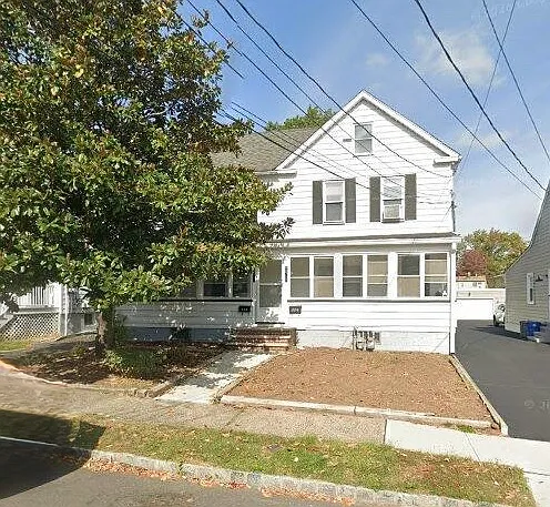 228 3rd Ave #2
