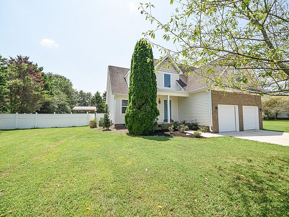 4th image of 181 Windermere Ln NE