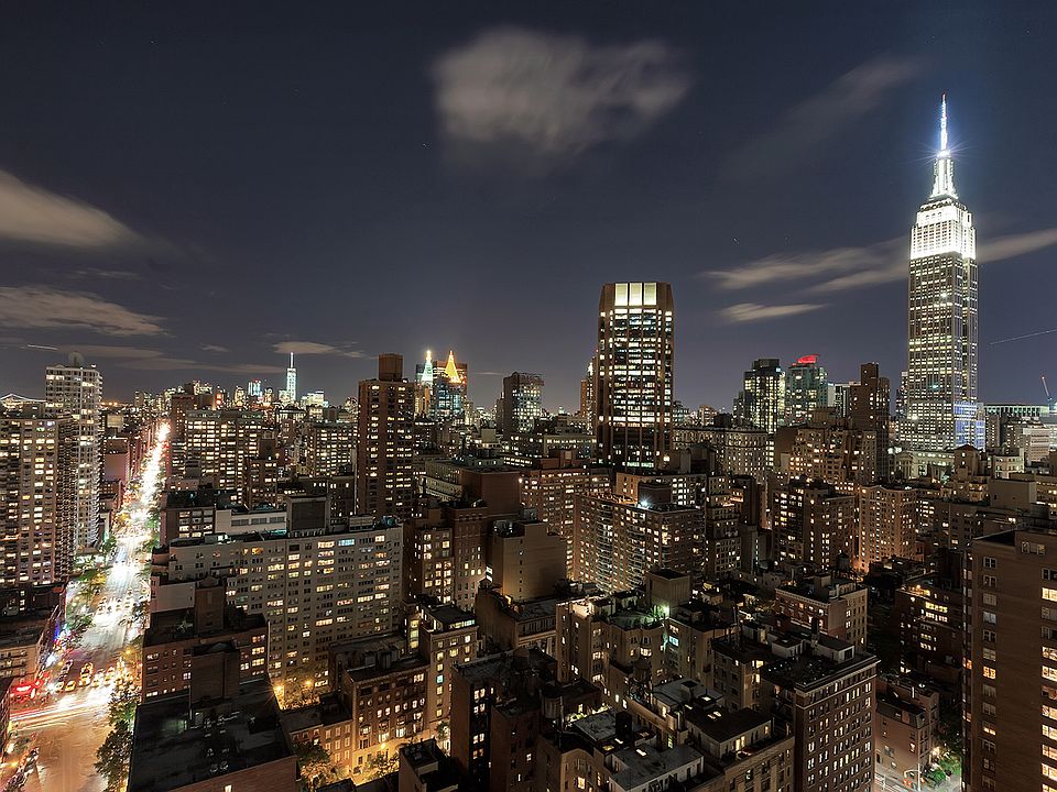 1st image of 556 3rd Ave #Phc