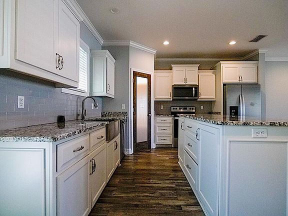 4th image of 3947 Bettys Pl