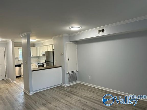 5th image of 211 Marinawoods Dr SE APT 5