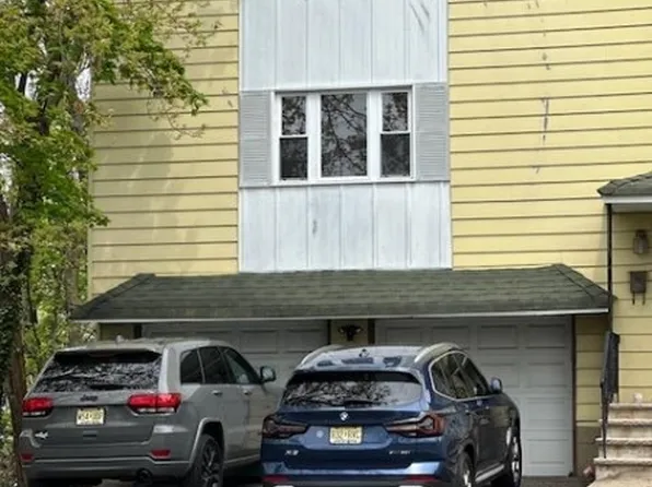 12 Hayward St, East Orange City, NJ 07017