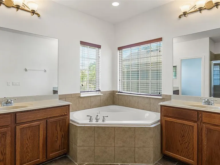 13544 Riggs Way — Photo 36