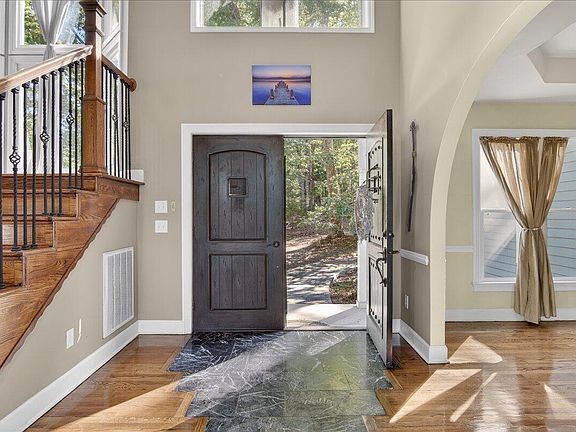 3rd image of 152 Boulder Blvd