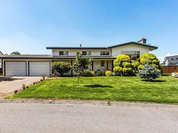 45907 Lake Dr, Chilliwack, BC V2R 3T3