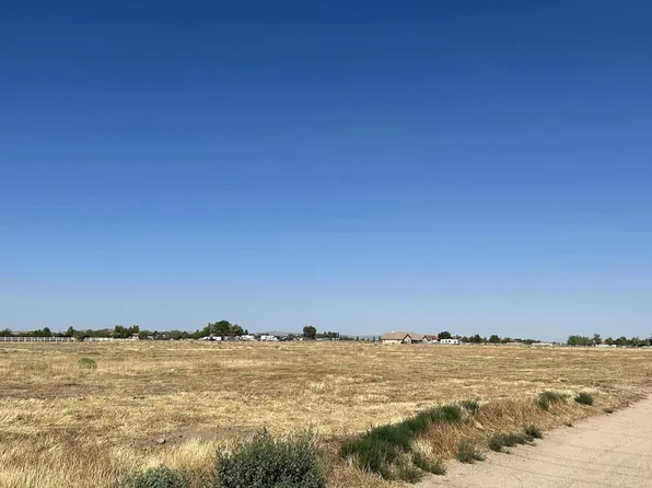 Corner 90 Stw Vic Ave #C6, Lancaster, CA 93536