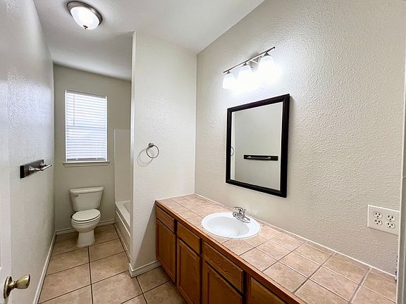 5th image of 118 Sandstone Dr APT C