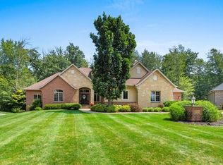 1110 Folkestone Dr, Green Bay, WI 54313