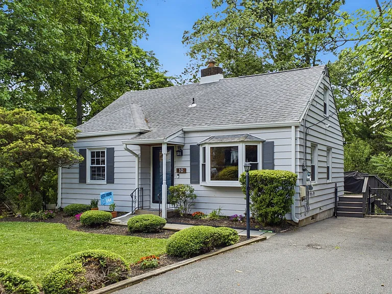 10 Hilsinger Rd — Photo 2