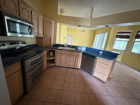 3rd image of 711 128th St NE