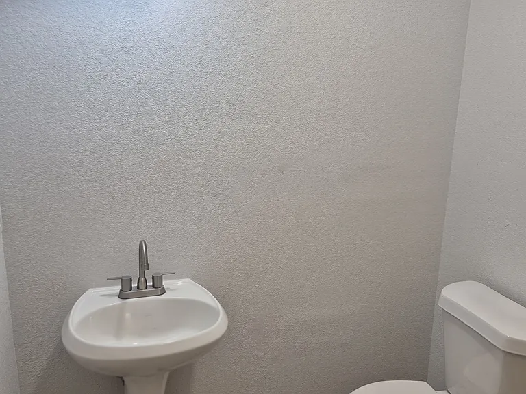 1800 E Stewart St #120 — Photo 12