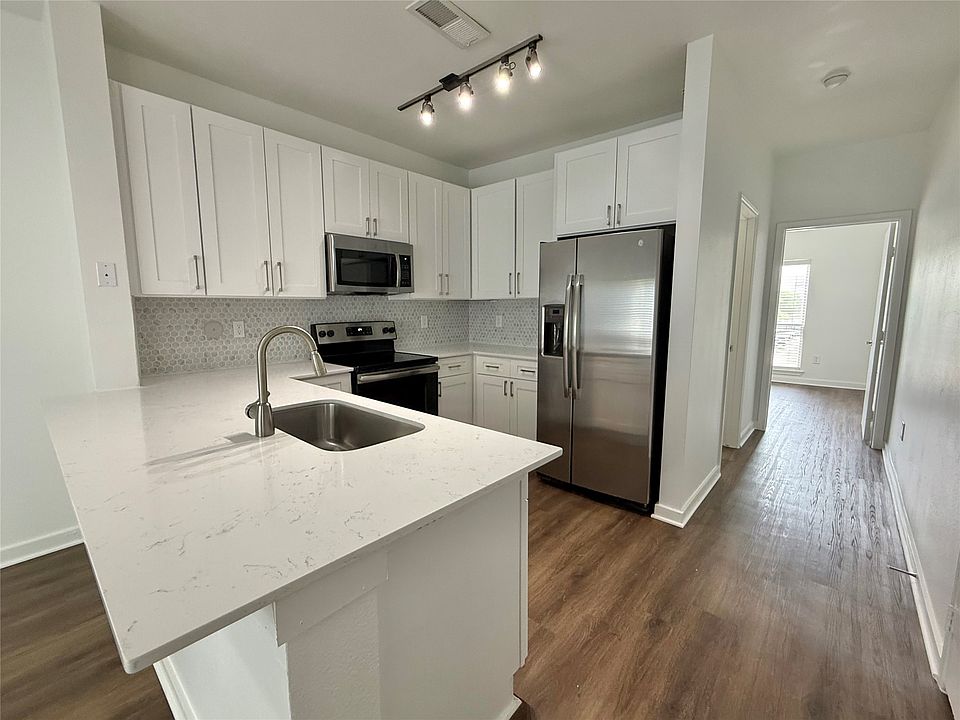 1st image of 6740 Windhaven Pkwy #6103