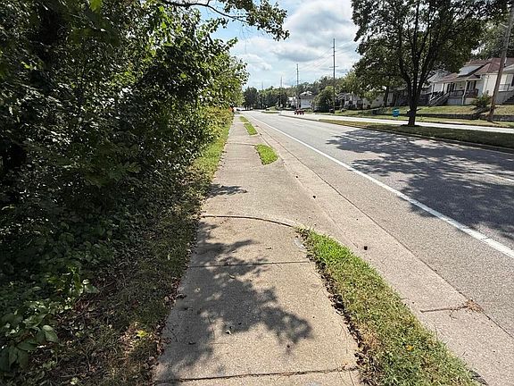3rd image of 0 13th St SE