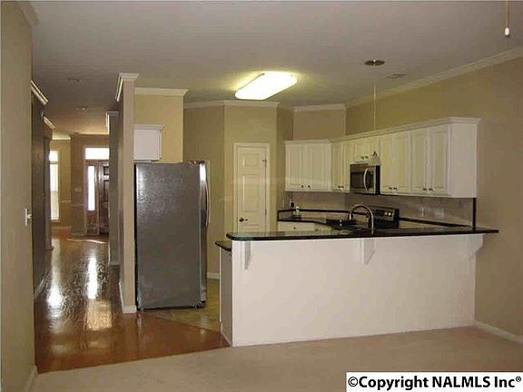 3rd image of 124 Canterbury Dr