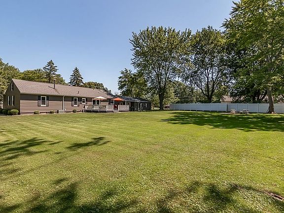 5th image of 8124 Beechwood Dr