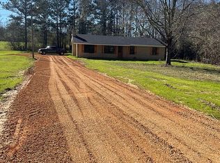 93 Daisy Dr, Laurel, MS 39443