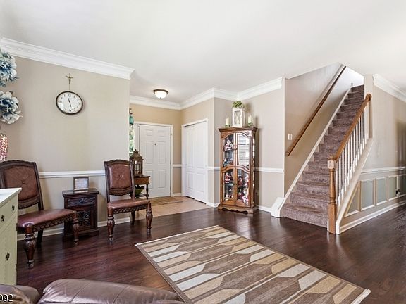 5th image of 756 Jackson Road