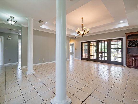 3rd image of 2618 Wildwood Dr