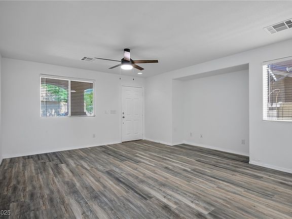 3rd image of 1043 Monte De Oro Ave