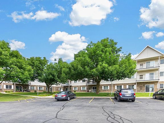 2nd image of 140 W Commerce BOULEVARD #311
