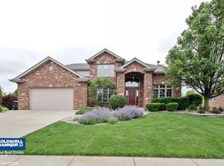 22394 Woodland Ln, Frankfort, IL 60423