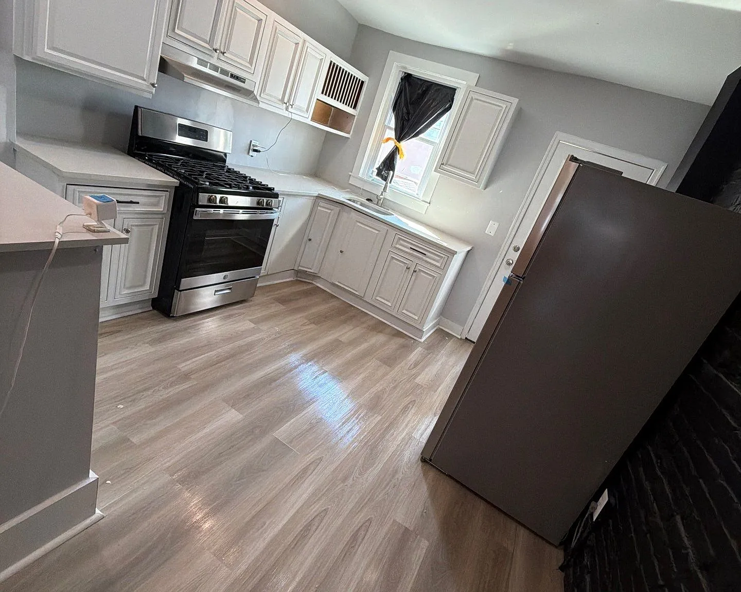3 bed, 1.5 bath, 1400 sqft, $1,800 — Photo 1