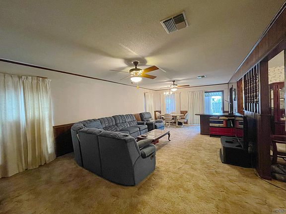 4th image of 3208 Susan Dr
