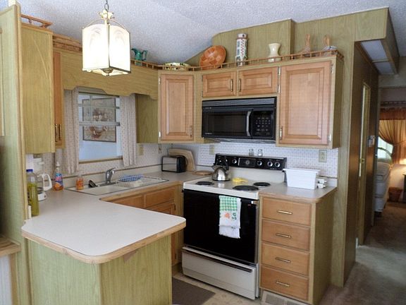 4th image of 229 Nettles Blvd