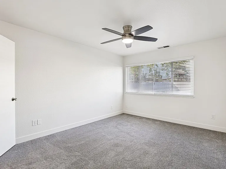 Interior 2x2