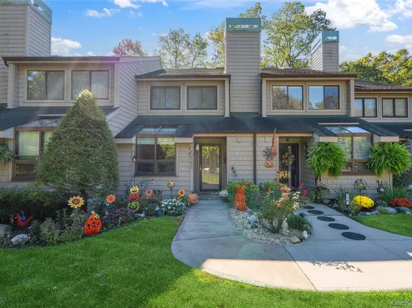 115 Beecher Avenue Extension, East Islip, NY 11730