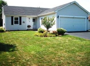 176 Pebbleview Dr, Rochester, NY 14612