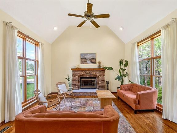 4th image of 3415 NE Rock Creek Dr