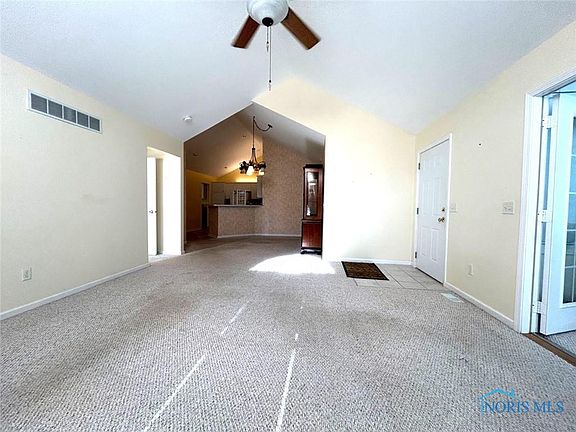 3rd image of 68 Summerfield Blvd