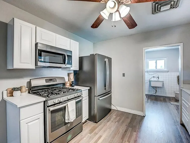 4860 Eliot St — Photo 9