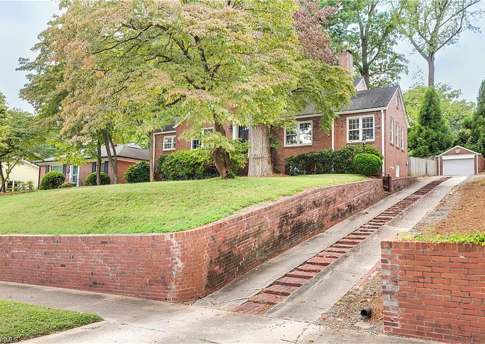 1st image of 212 Mayflower Dr