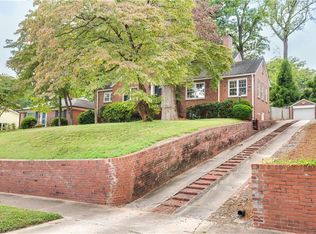212 Mayflower Dr, Greensboro, NC 27403