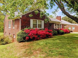 106 Pine Tree Ln, Chase City, VA 23924