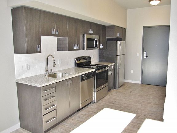 5th image of 411 SE 14th Ave APT 107